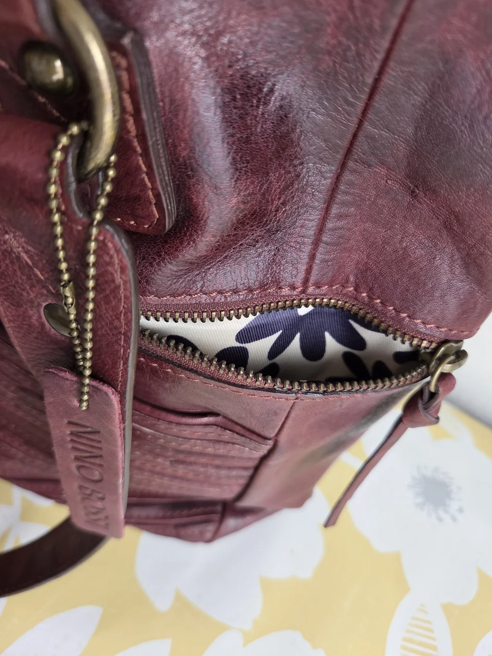 Nino BOSSI Burgundy Leather Shoulder Bag Purse Tote 10 Pockets